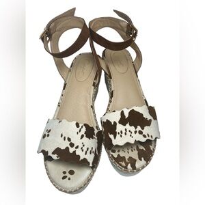 Comfort Est. 1946 Cow Print Wedges in size 9W